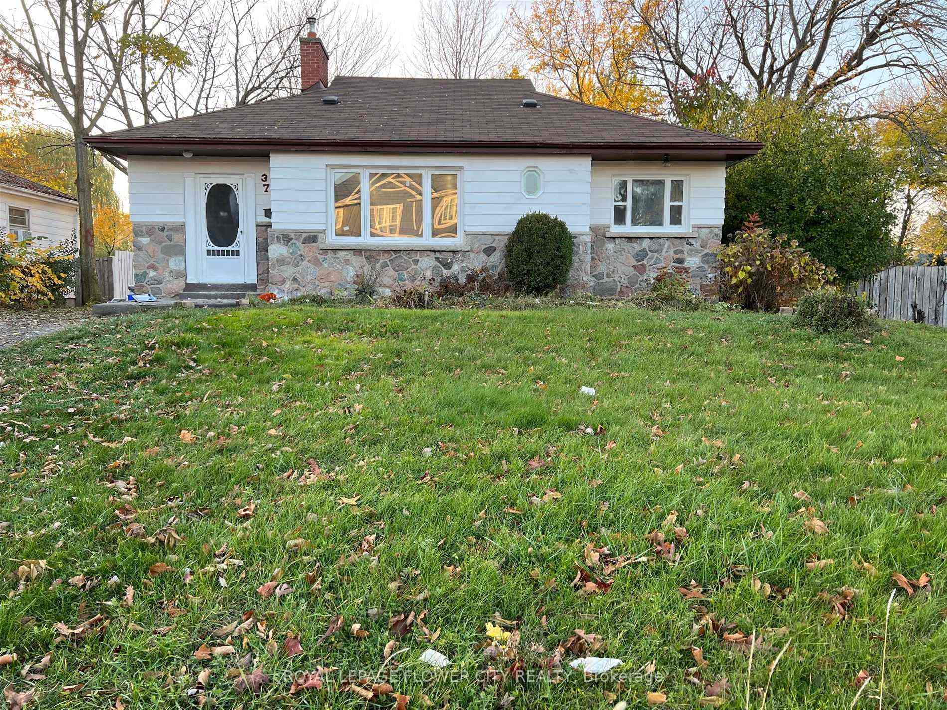 Front of 37 Warwick Road
