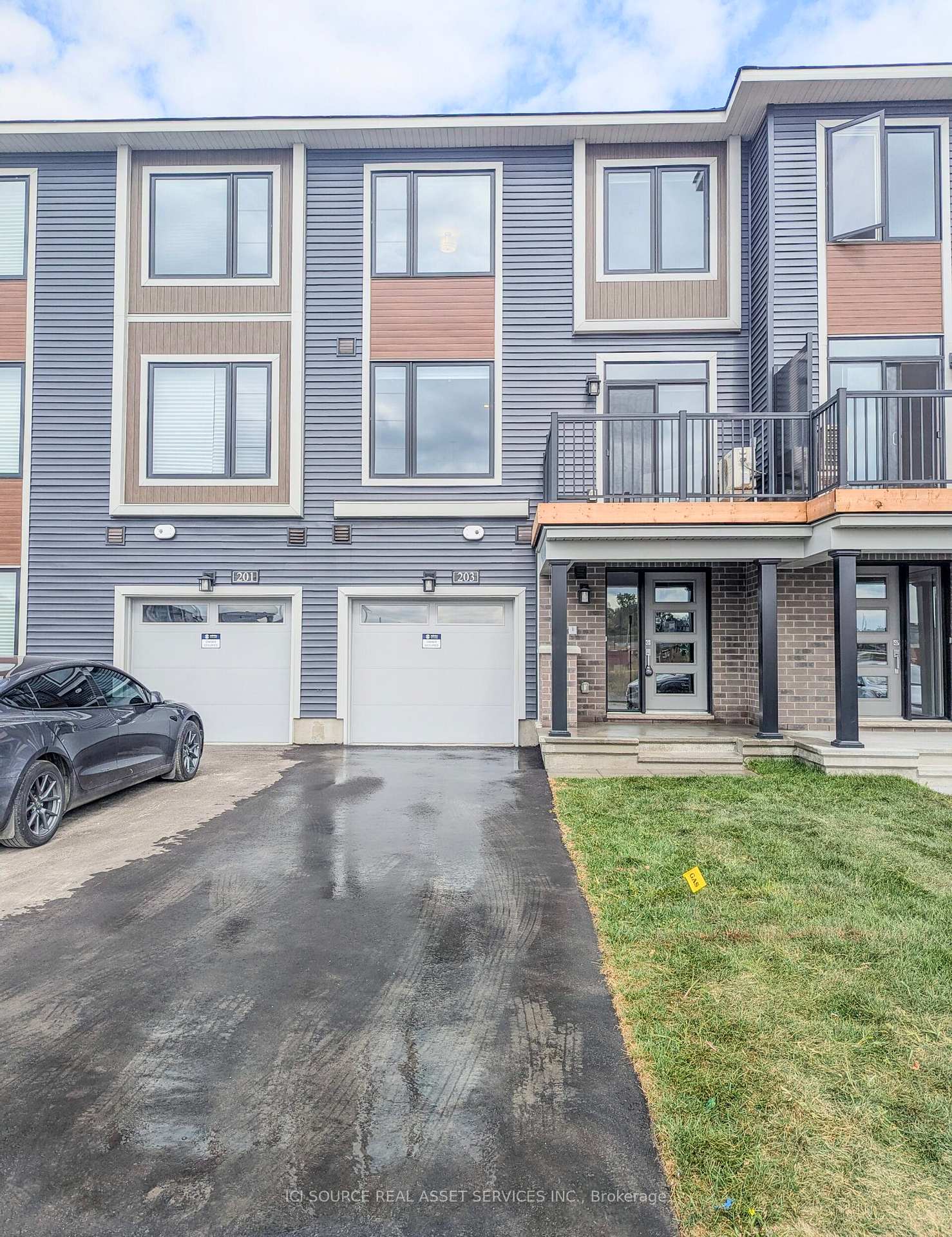 Photo 1 of 203 Visionary Lane, Ottawa, Kanata - Morgan's Grant/South March — HOMEH