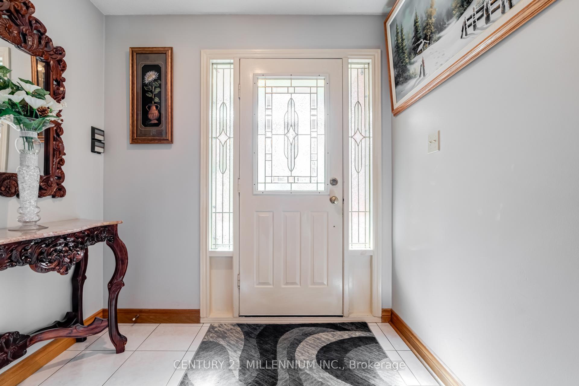 Photo 2 of 44 Reeve Road, Brampton, Brampton West — HOMEH