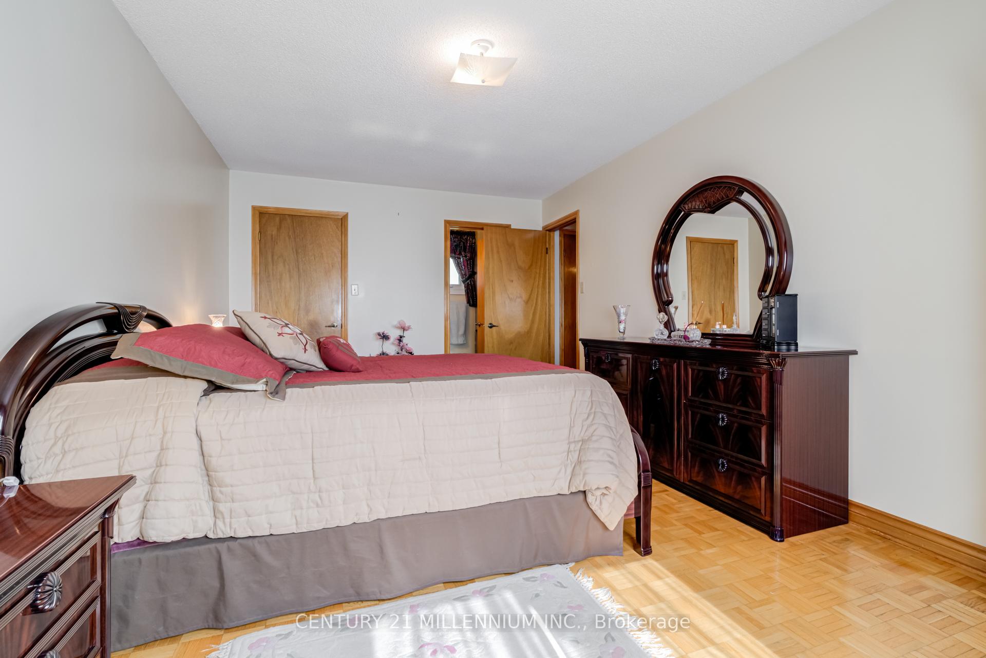 Photo 12 of 44 Reeve Road, Brampton, Brampton West — HOMEH