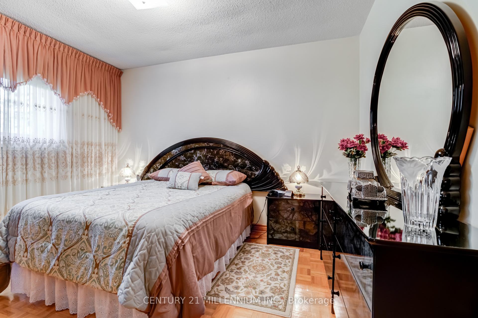 Photo 24 of 44 Reeve Road, Brampton, Brampton West — HOMEH