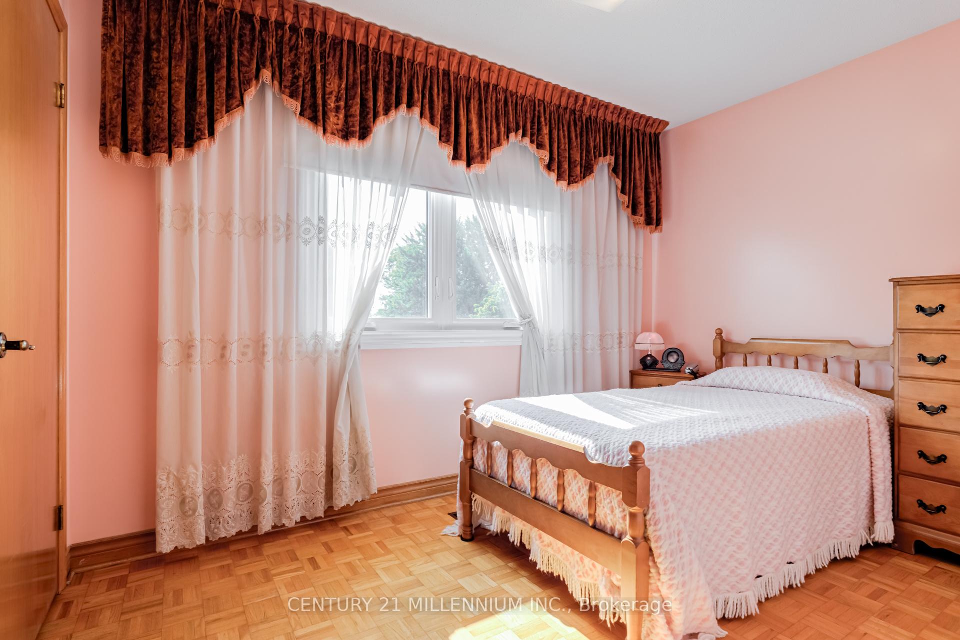 Photo 13 of 44 Reeve Road, Brampton, Brampton West — HOMEH