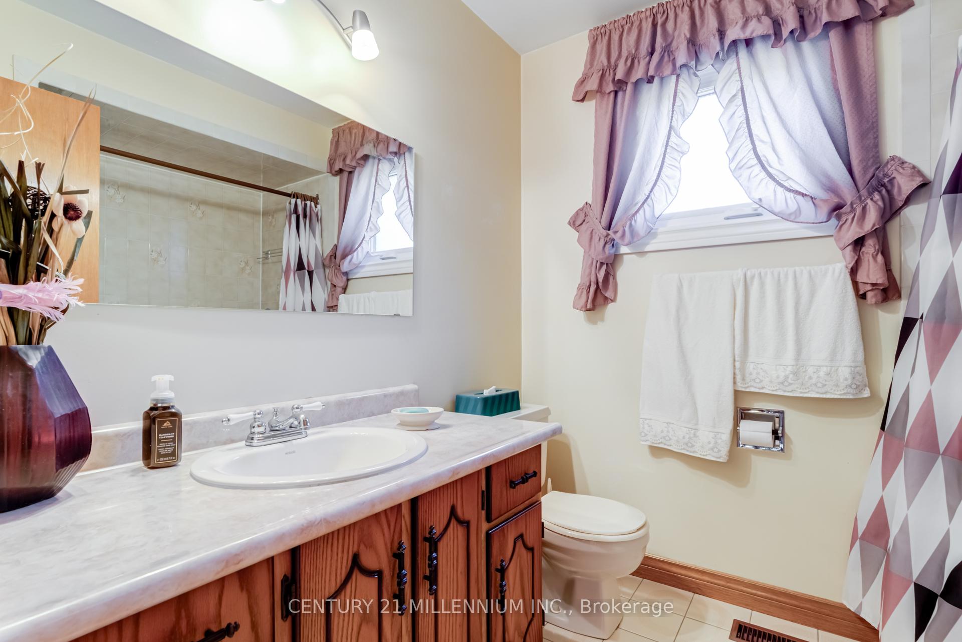 Photo 16 of 44 Reeve Road, Brampton, Brampton West — HOMEH