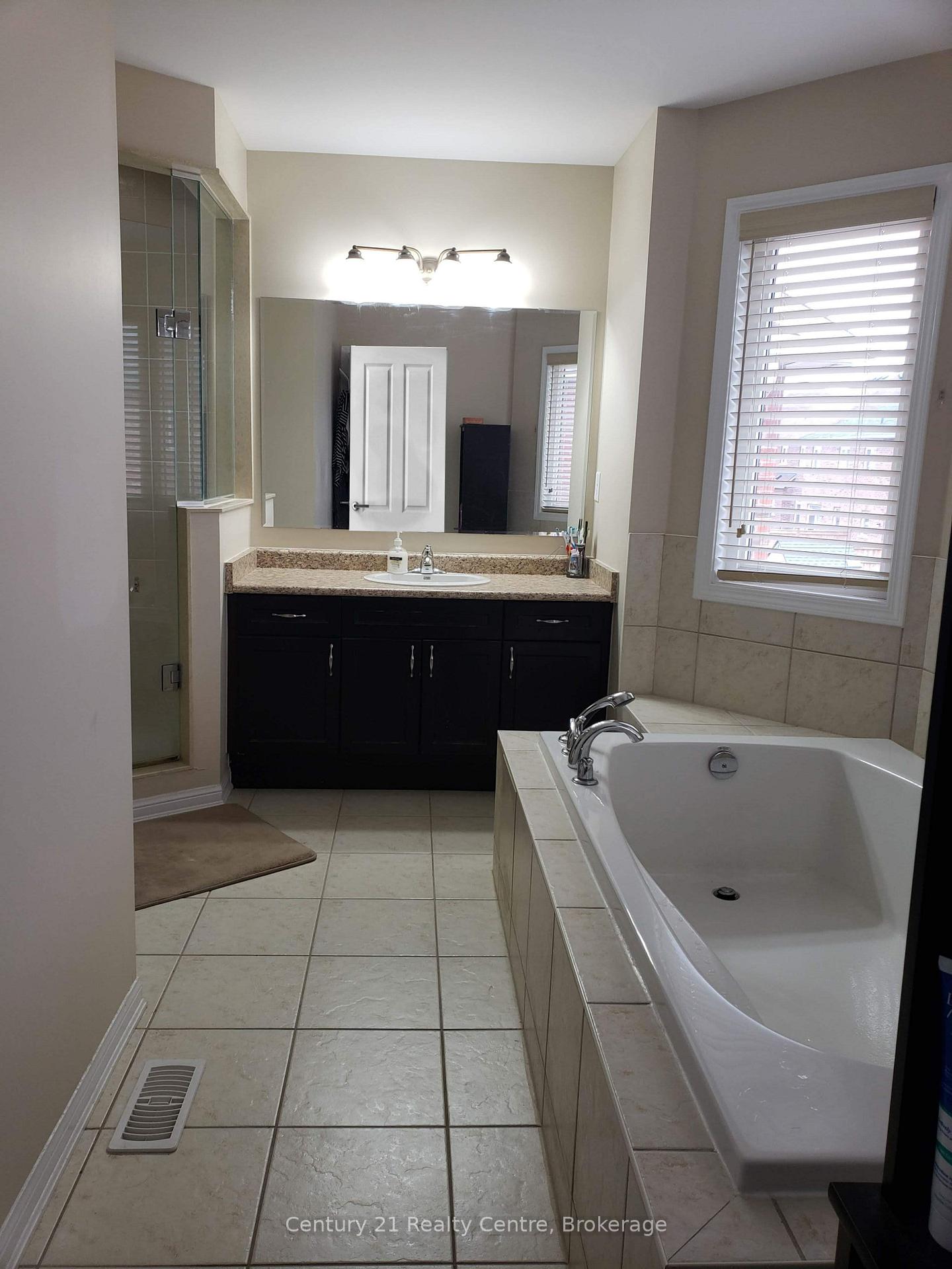 Photo 17 of 31 Lesabre Crescent N, Brampton, Bram East — HOMEH