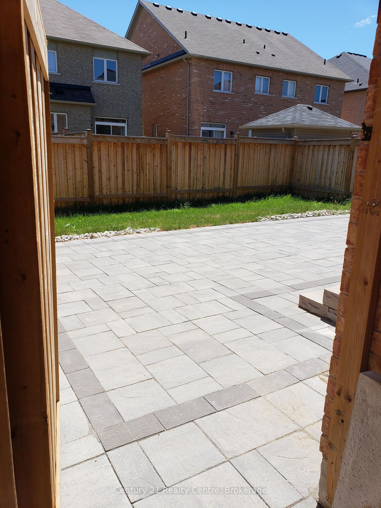 Photo 8 of 31 Lesabre Crescent N, Brampton, Bram East — HOMEH