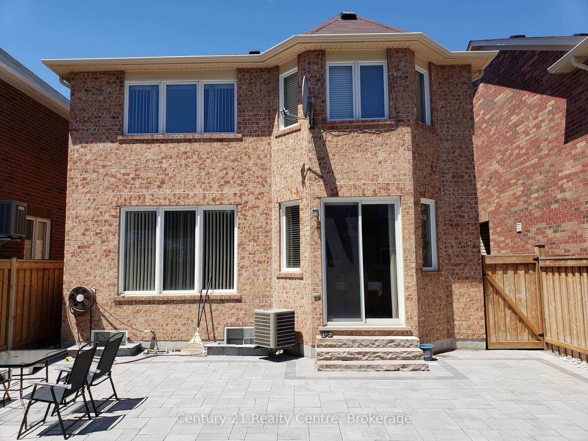 Photo 4 of 31 Lesabre Crescent N, Brampton, Bram East — HOMEH