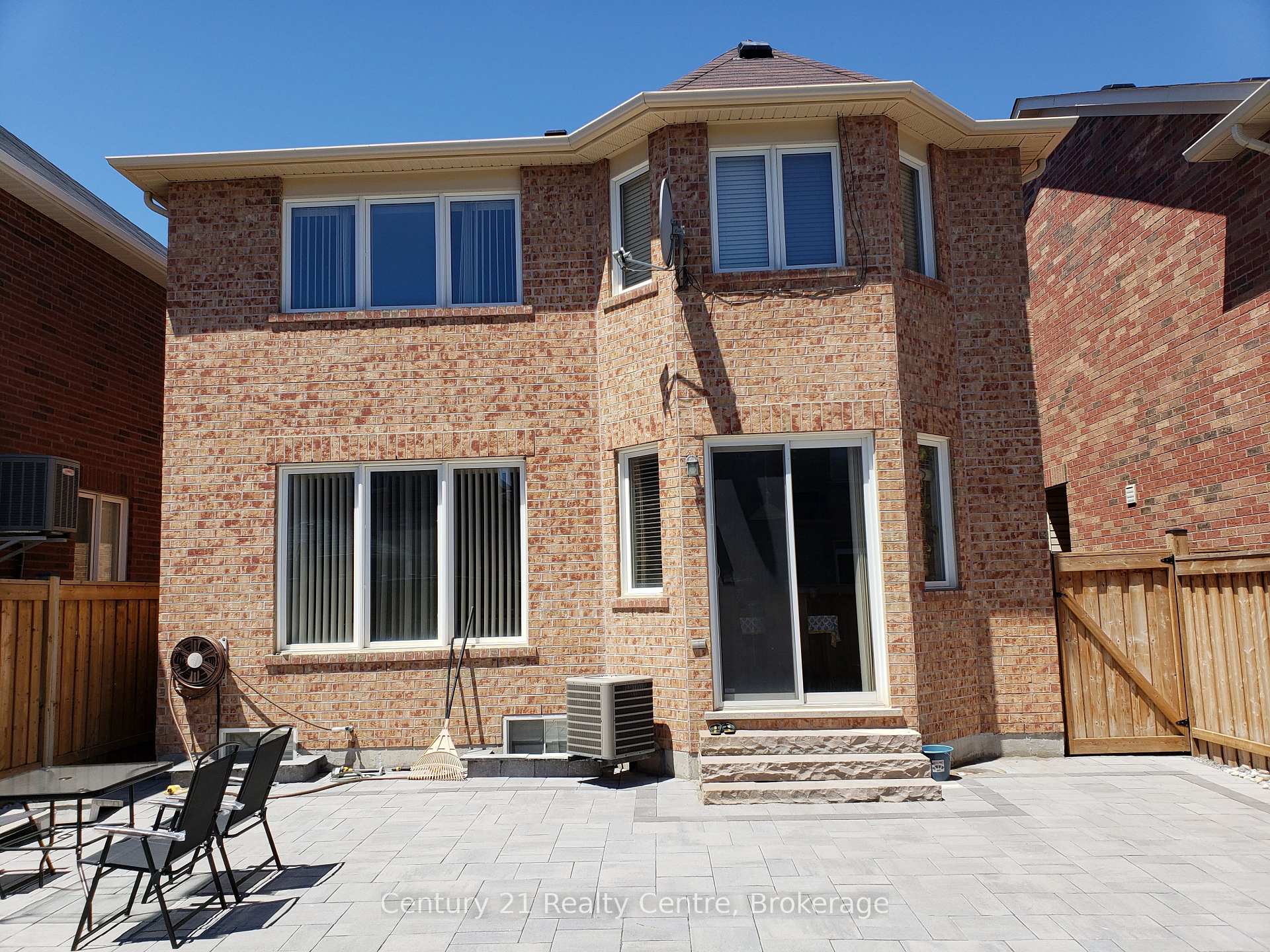 Photo 6 of 31 Lesabre Crescent N, Brampton, Bram East — HOMEH