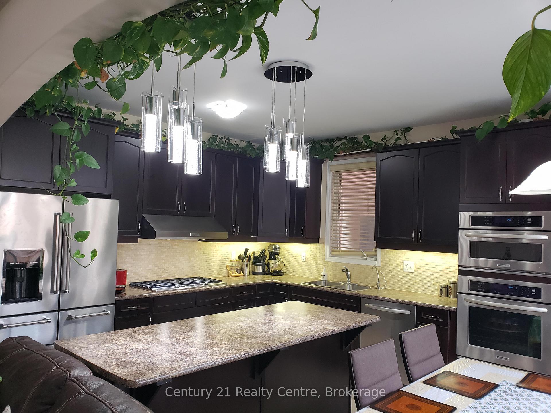 Photo 12 of 31 Lesabre Crescent N, Brampton, Bram East — HOMEH