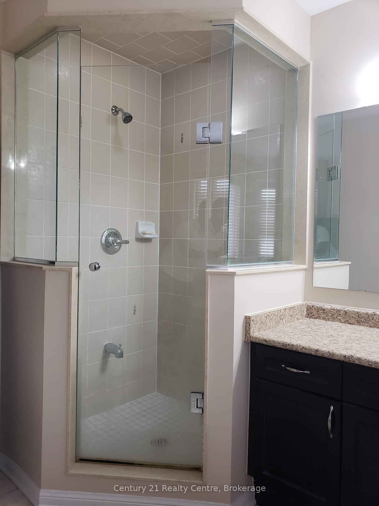 Photo 15 of 31 Lesabre Crescent N, Brampton, Bram East — HOMEH