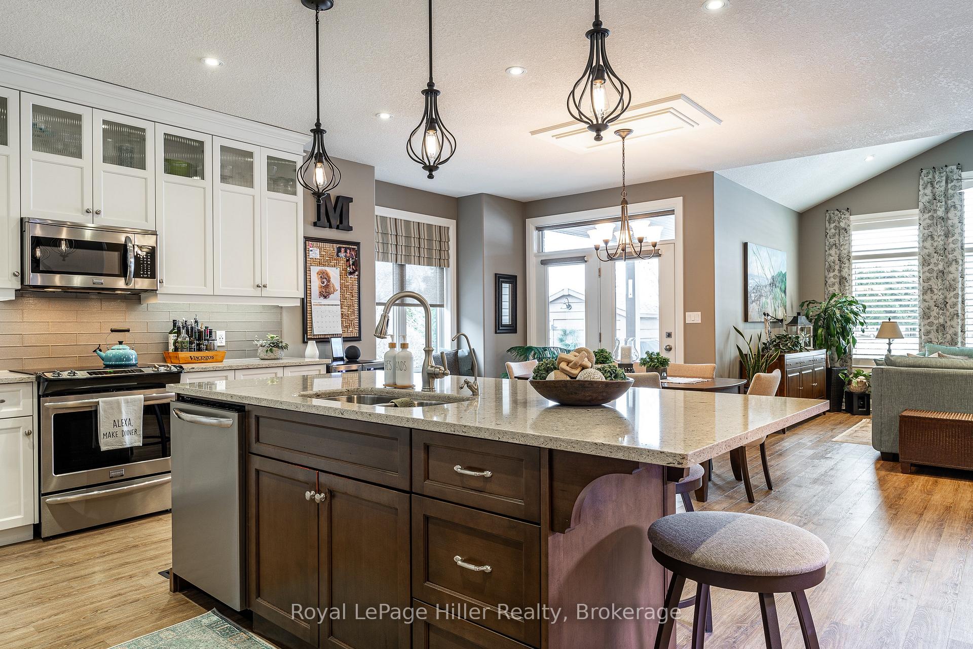 Photo 16 of 687 Forman Avenue, Stratford — HOMEH
