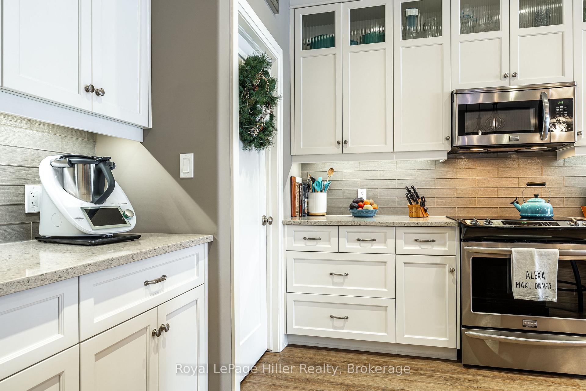 Photo 2 of 687 Forman Avenue, Stratford — HOMEH