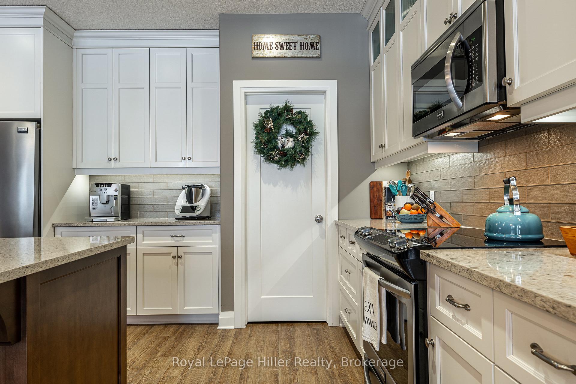 Photo 11 of 687 Forman Avenue, Stratford — HOMEH