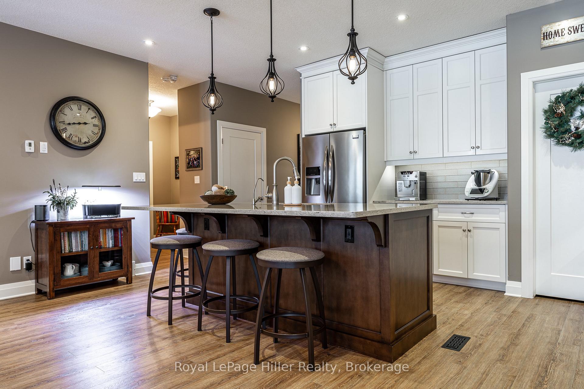 Photo 33 of 687 Forman Avenue, Stratford — HOMEH