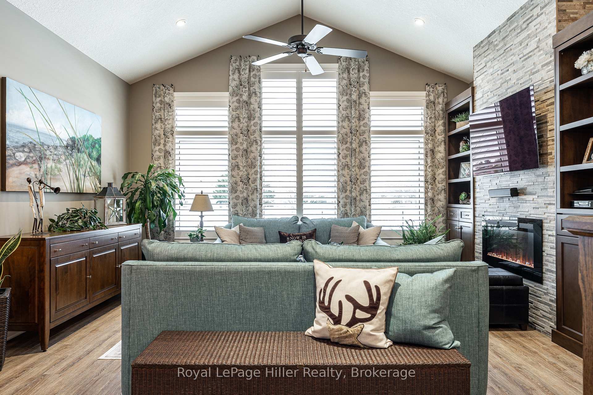 Photo 14 of 687 Forman Avenue, Stratford — HOMEH