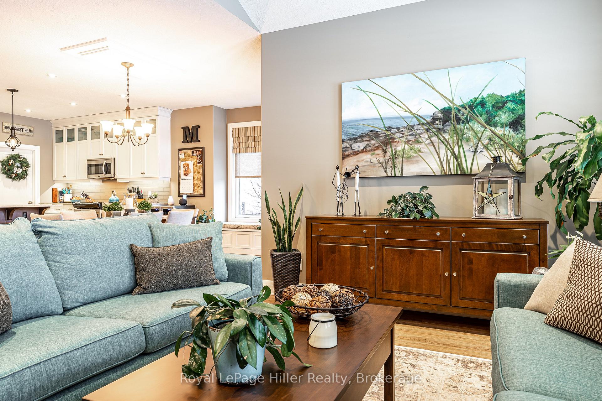 Photo 7 of 687 Forman Avenue, Stratford — HOMEH