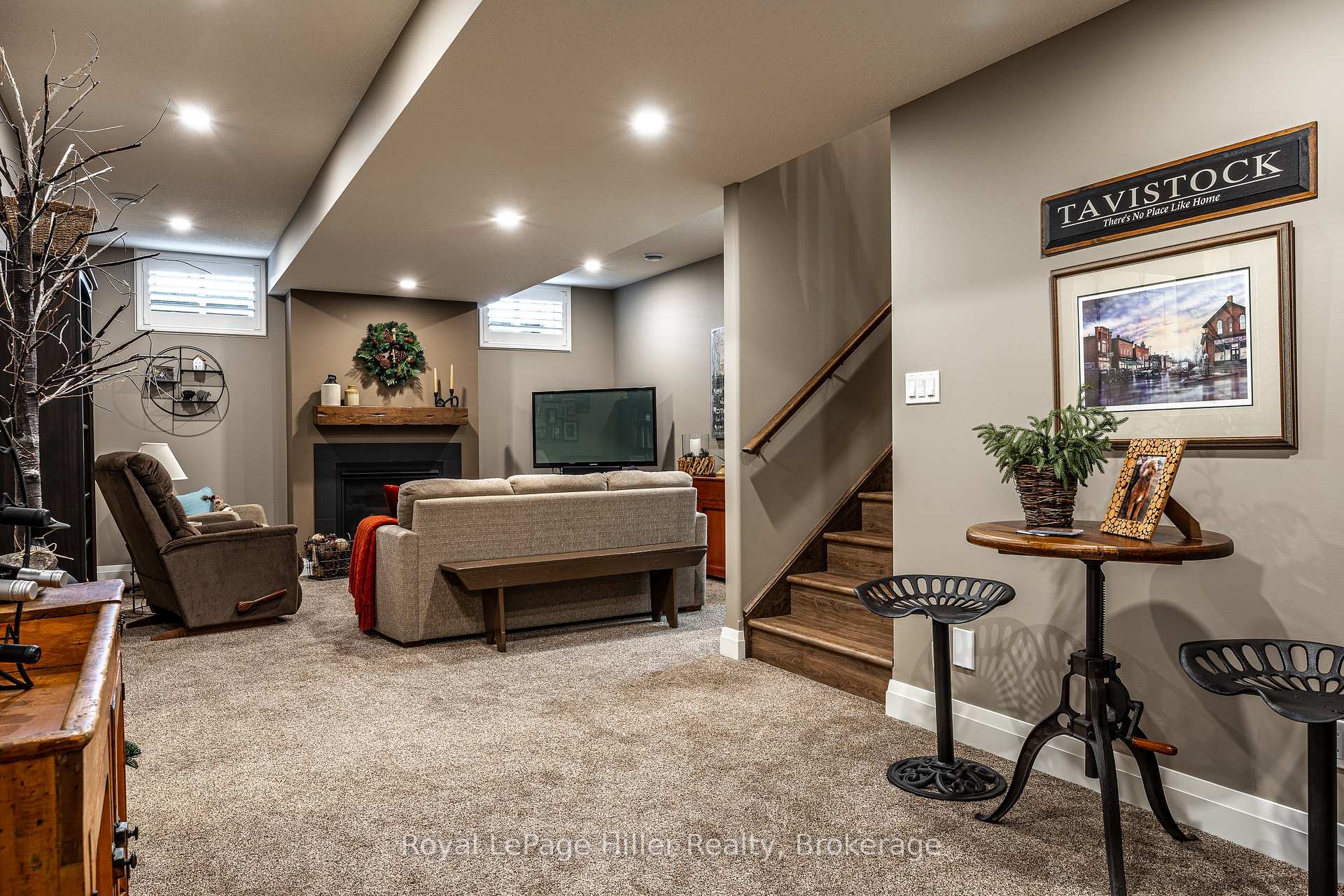Photo 27 of 687 Forman Avenue, Stratford — HOMEH