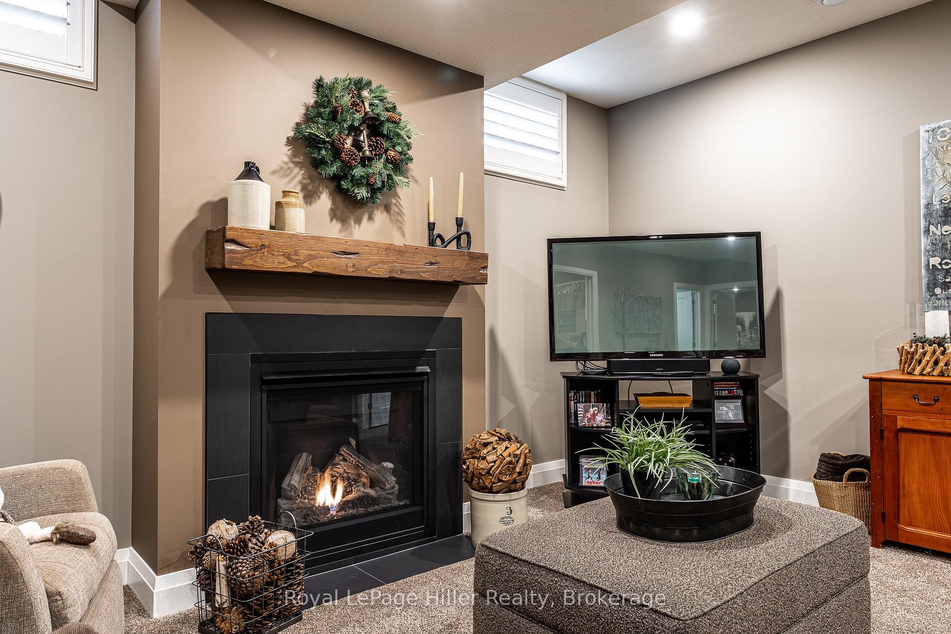 Photo 24 of 687 Forman Avenue, Stratford — HOMEH