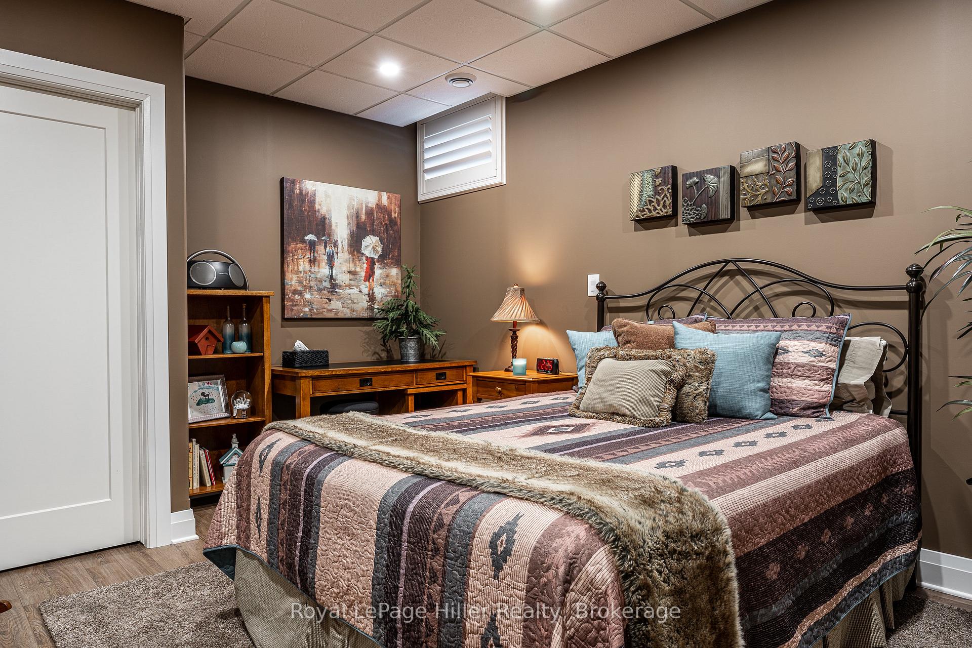 Photo 15 of 687 Forman Avenue, Stratford — HOMEH