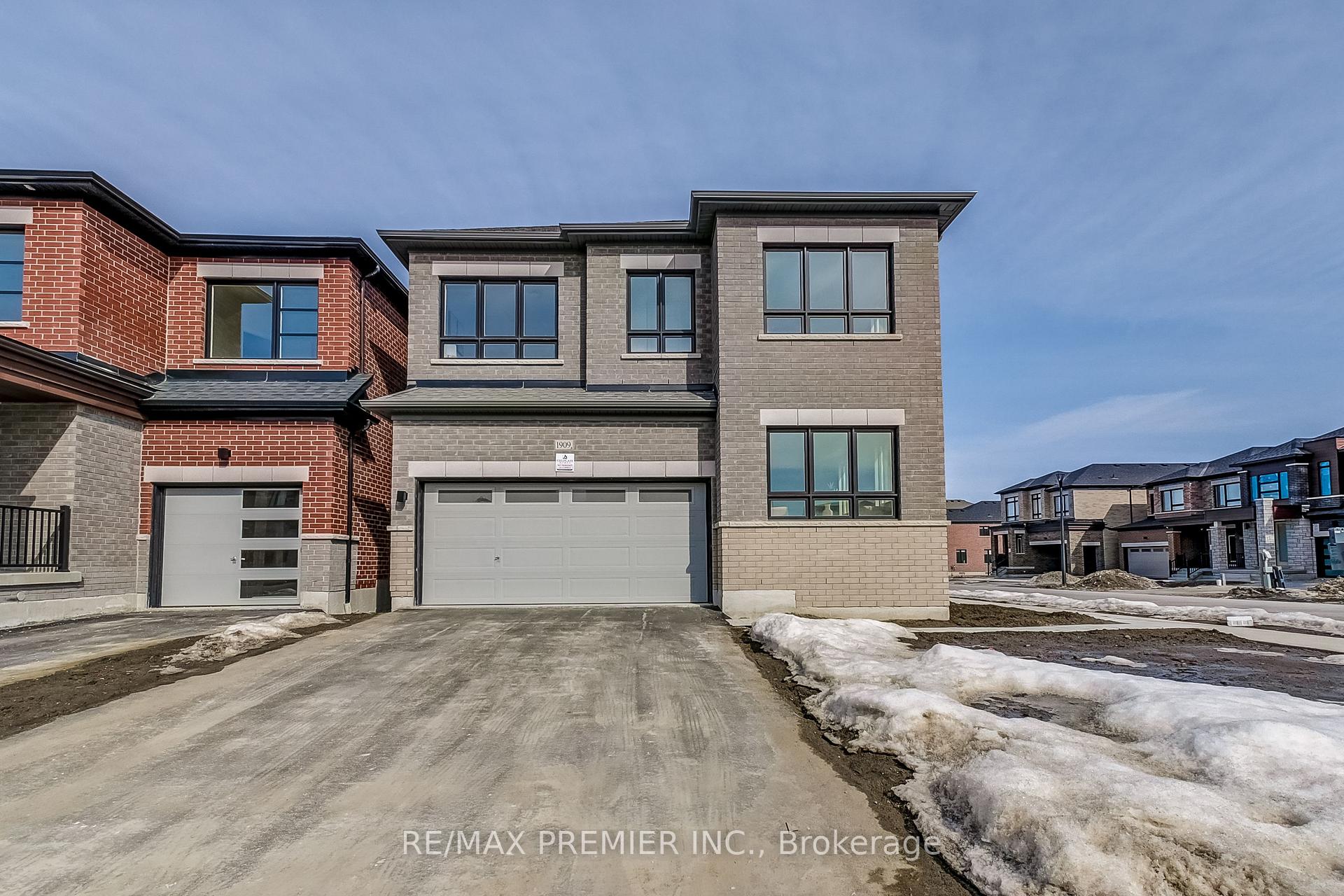 Photo 2 of 1909 Passionfruit Grove, Pickering, Rural Pickering — HOMEH