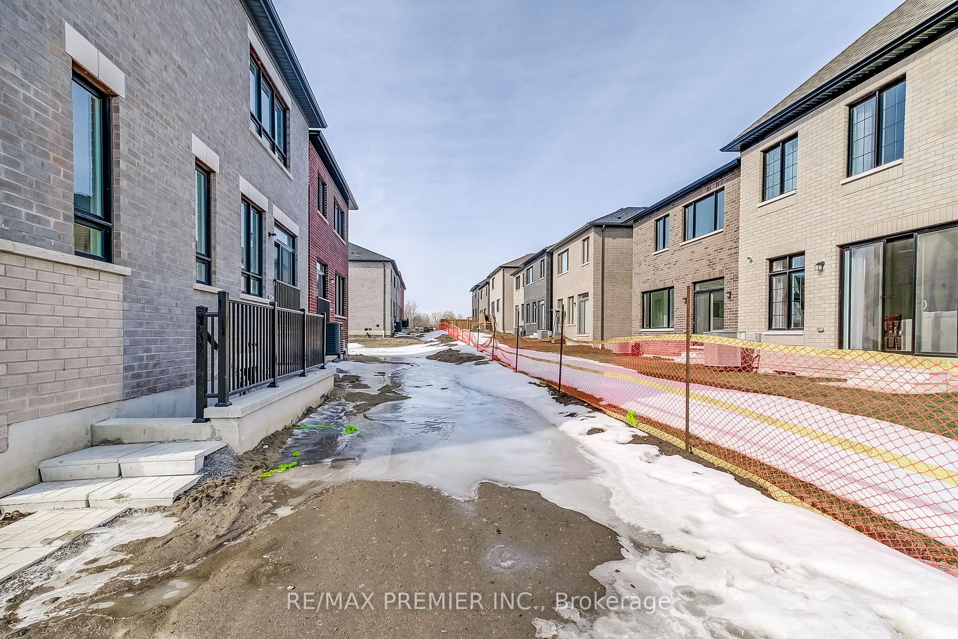 Photo 29 of 1909 Passionfruit Grove, Pickering, Rural Pickering — HOMEH