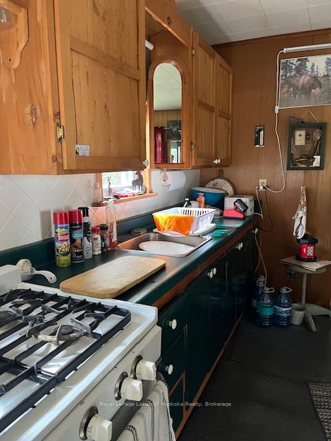 Photo 16 of 121 Proudfoot Road, Kearney — HOMEH