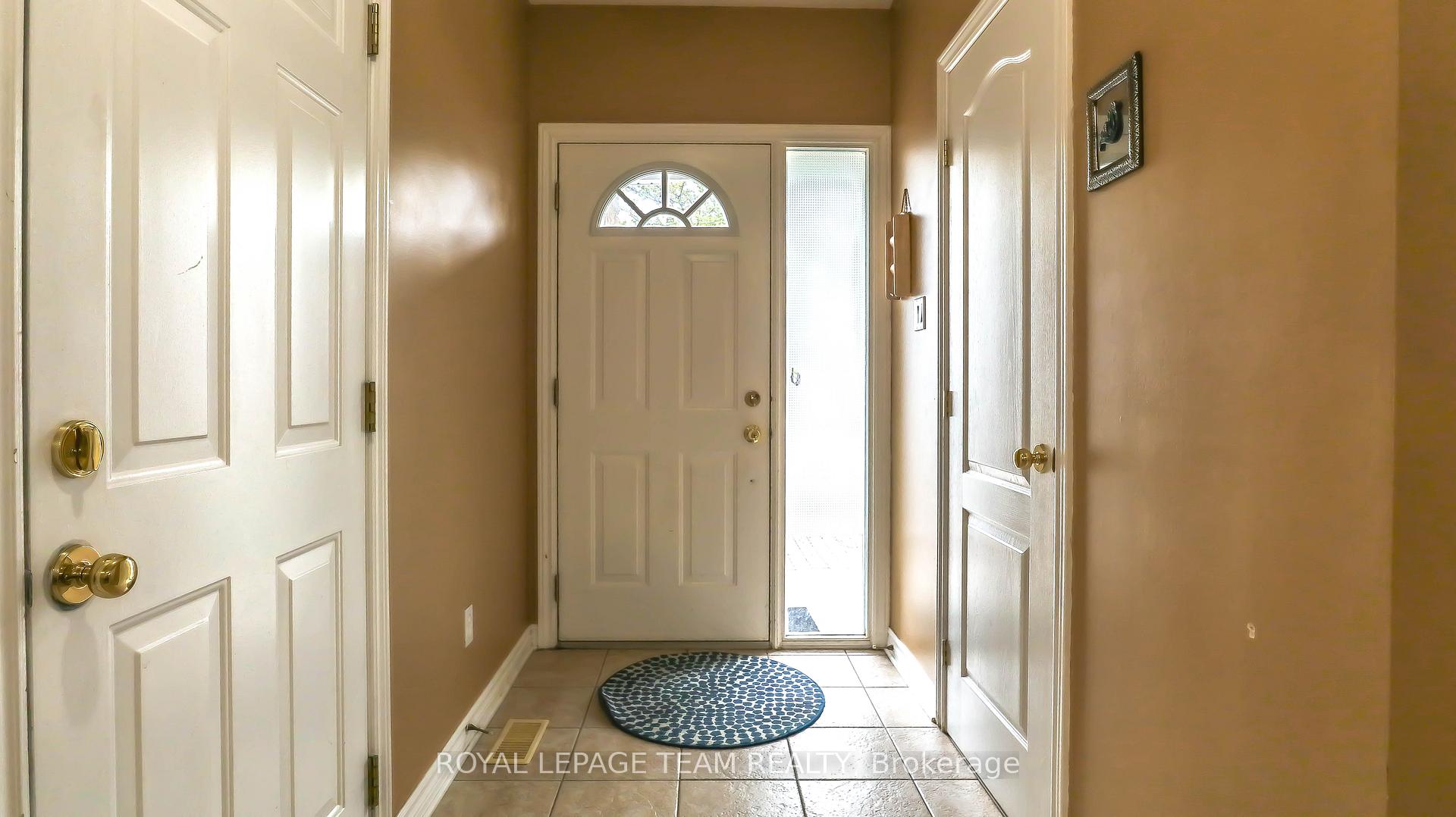 Photo 2 of 17 Alameda Way, Ottawa, Barrhaven - Longfields — HOMEH