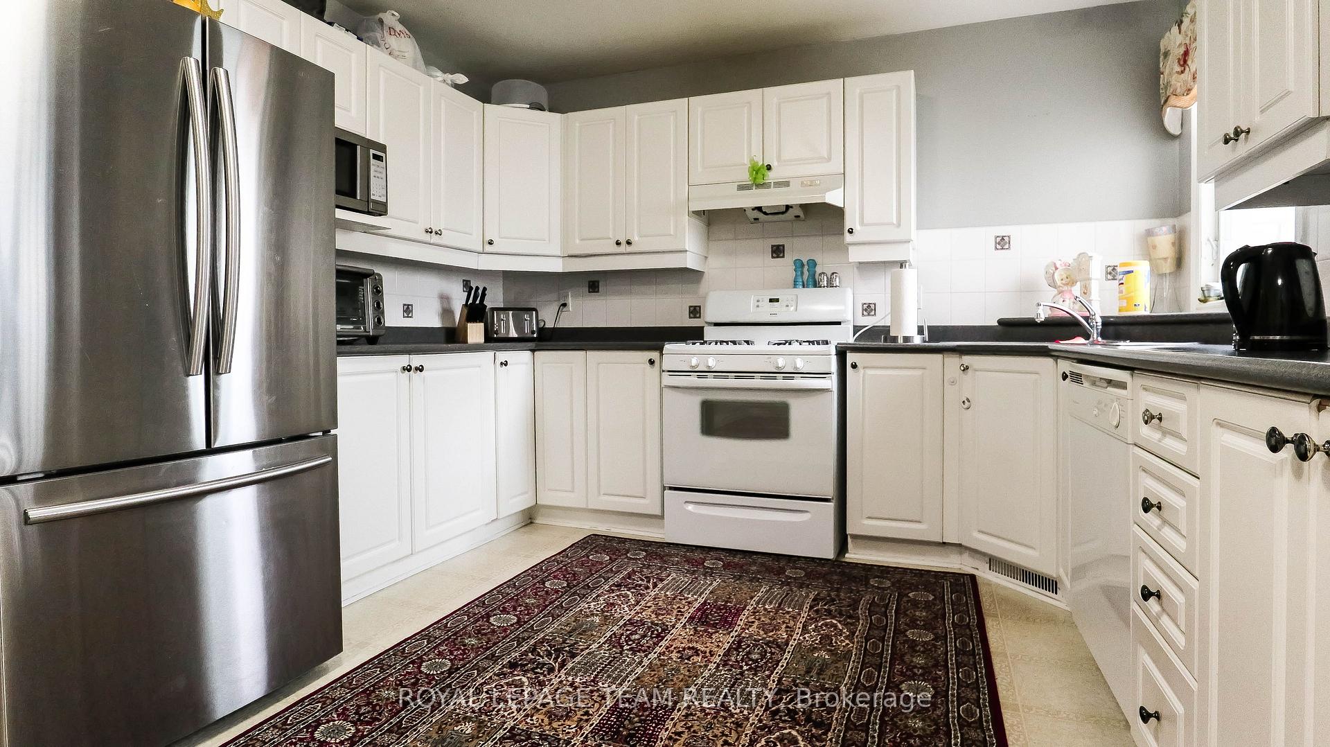 Photo 5 of 17 Alameda Way, Ottawa, Barrhaven - Longfields — HOMEH