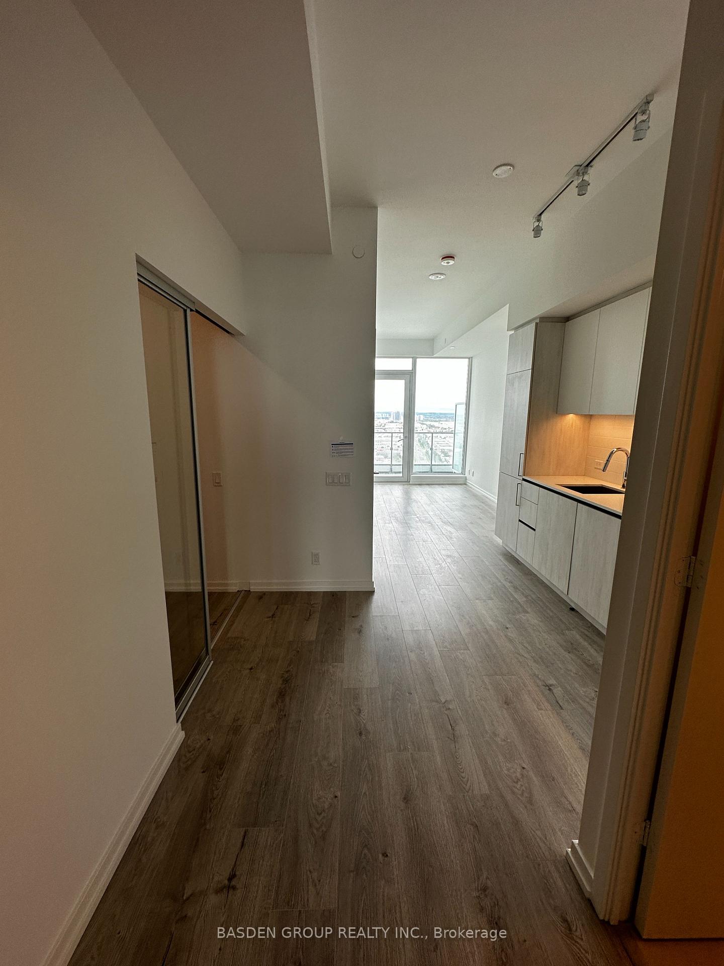 Photo 5 of Unit 3207, 7890 Jane Street, Vaughan, Vaughan Corporate Centre — HOMEH