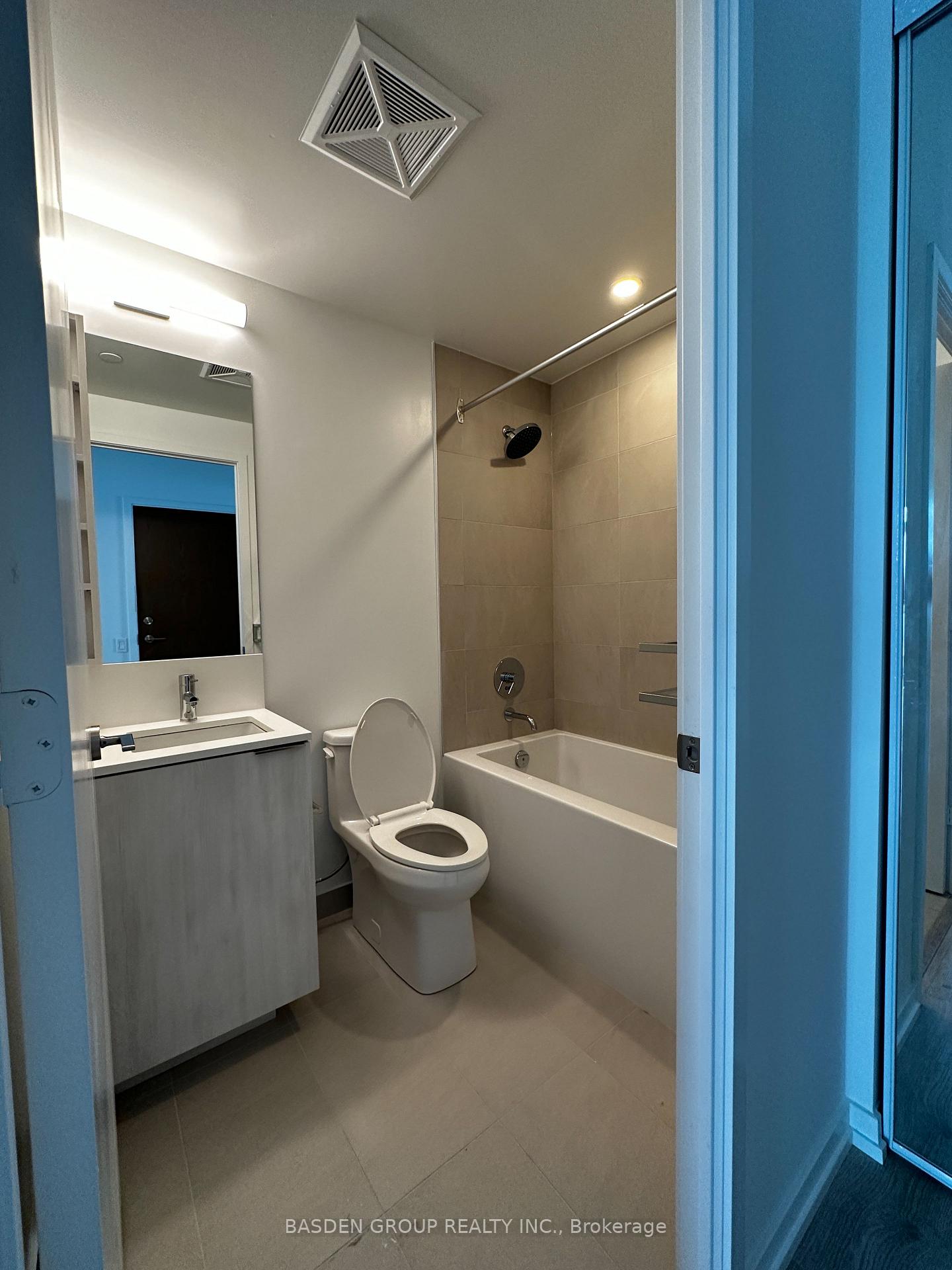 Photo 4 of Unit 3207, 7890 Jane Street, Vaughan, Vaughan Corporate Centre — HOMEH