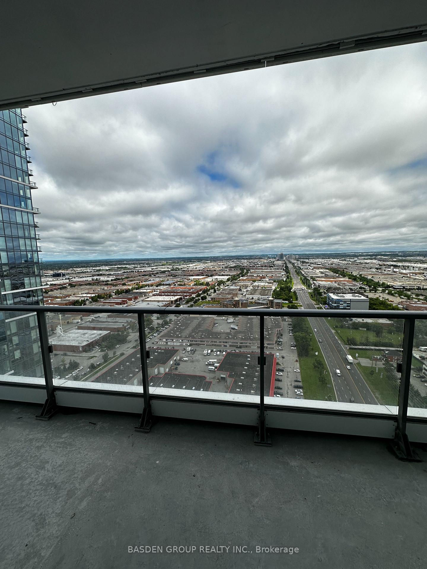 Photo 13 of Unit 3207, 7890 Jane Street, Vaughan, Vaughan Corporate Centre — HOMEH
