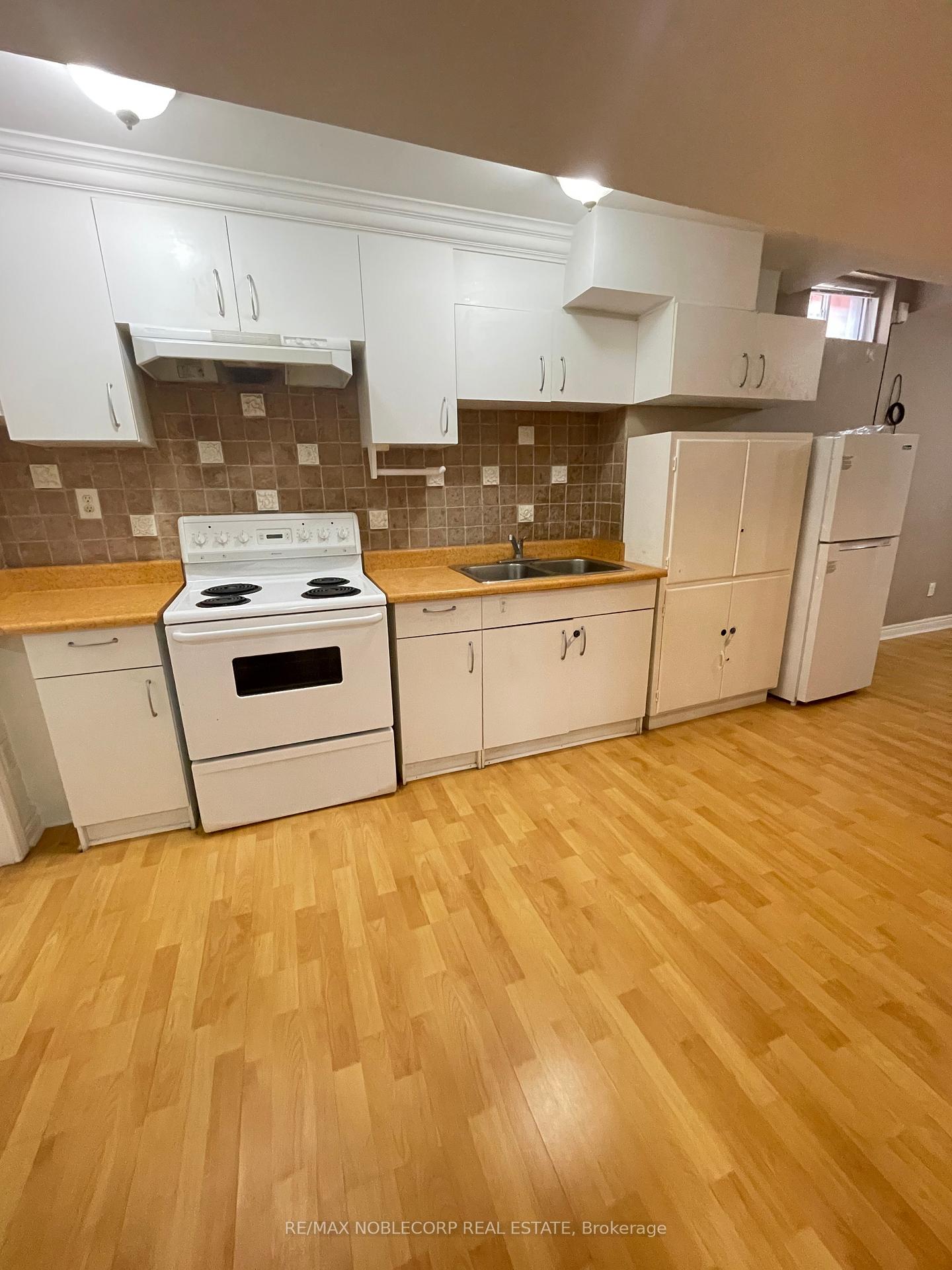 Photo 2 of Unit Bsmt, 18 Kingly Crest Way, Vaughan, Sonoma Heights — HOMEH