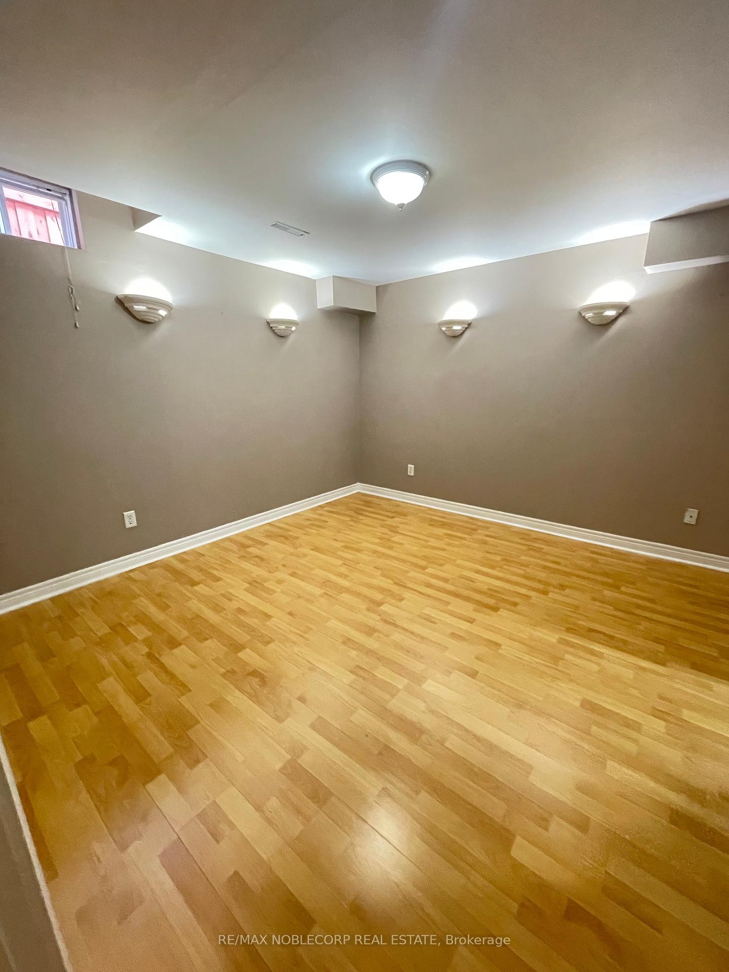 Photo 4 of Unit Bsmt, 18 Kingly Crest Way, Vaughan, Sonoma Heights — HOMEH