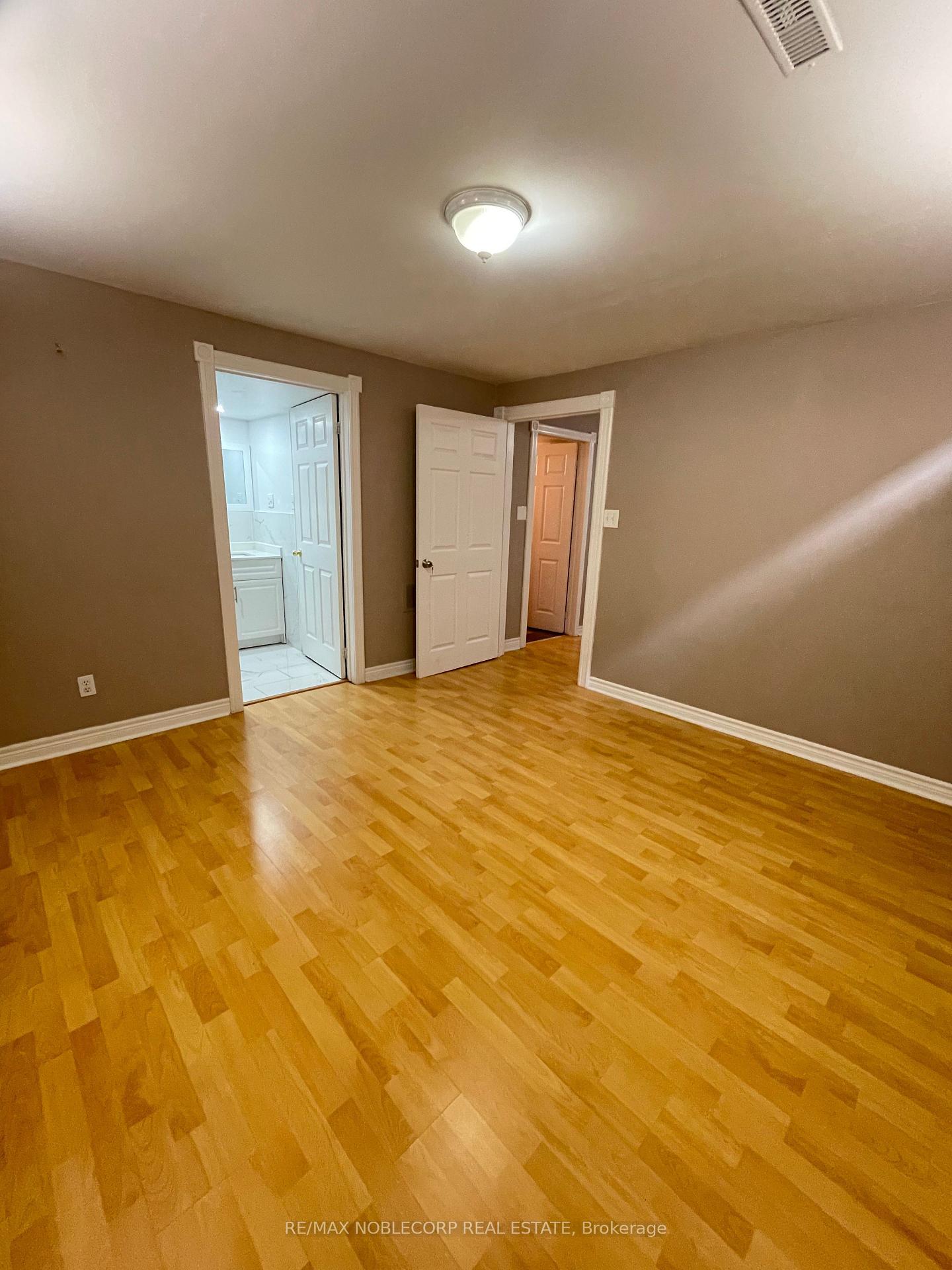 Photo 6 of Unit Bsmt, 18 Kingly Crest Way, Vaughan, Sonoma Heights — HOMEH
