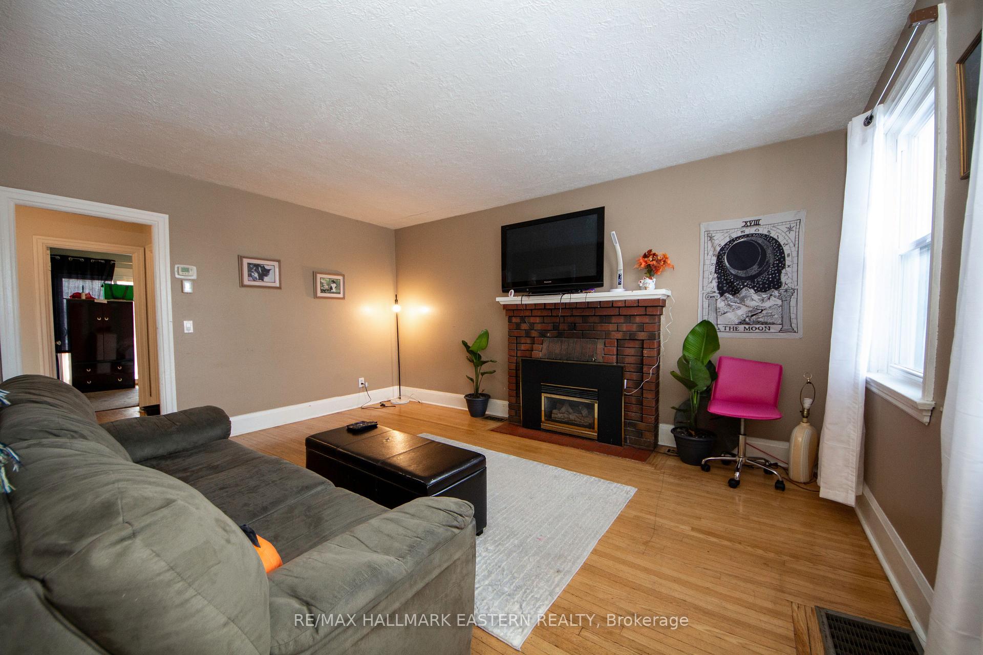 Photo 13 of 579 McCannan Avenue, Peterborough, Town Ward 3 — HOMEH