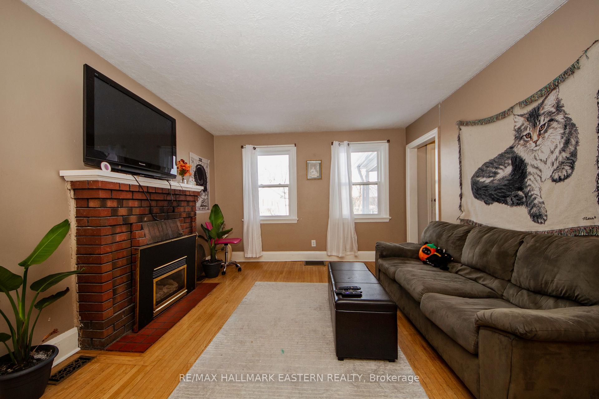 Photo 12 of 579 McCannan Avenue, Peterborough, Town Ward 3 — HOMEH