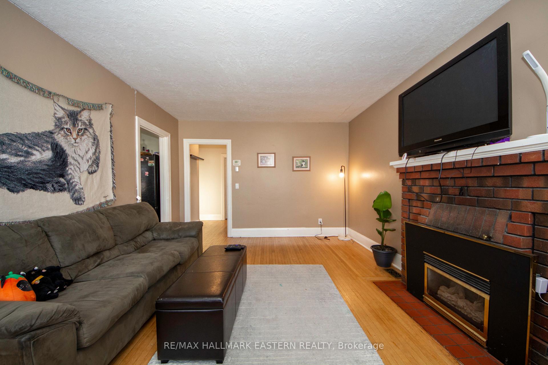 Photo 5 of 579 McCannan Avenue, Peterborough, Town Ward 3 — HOMEH