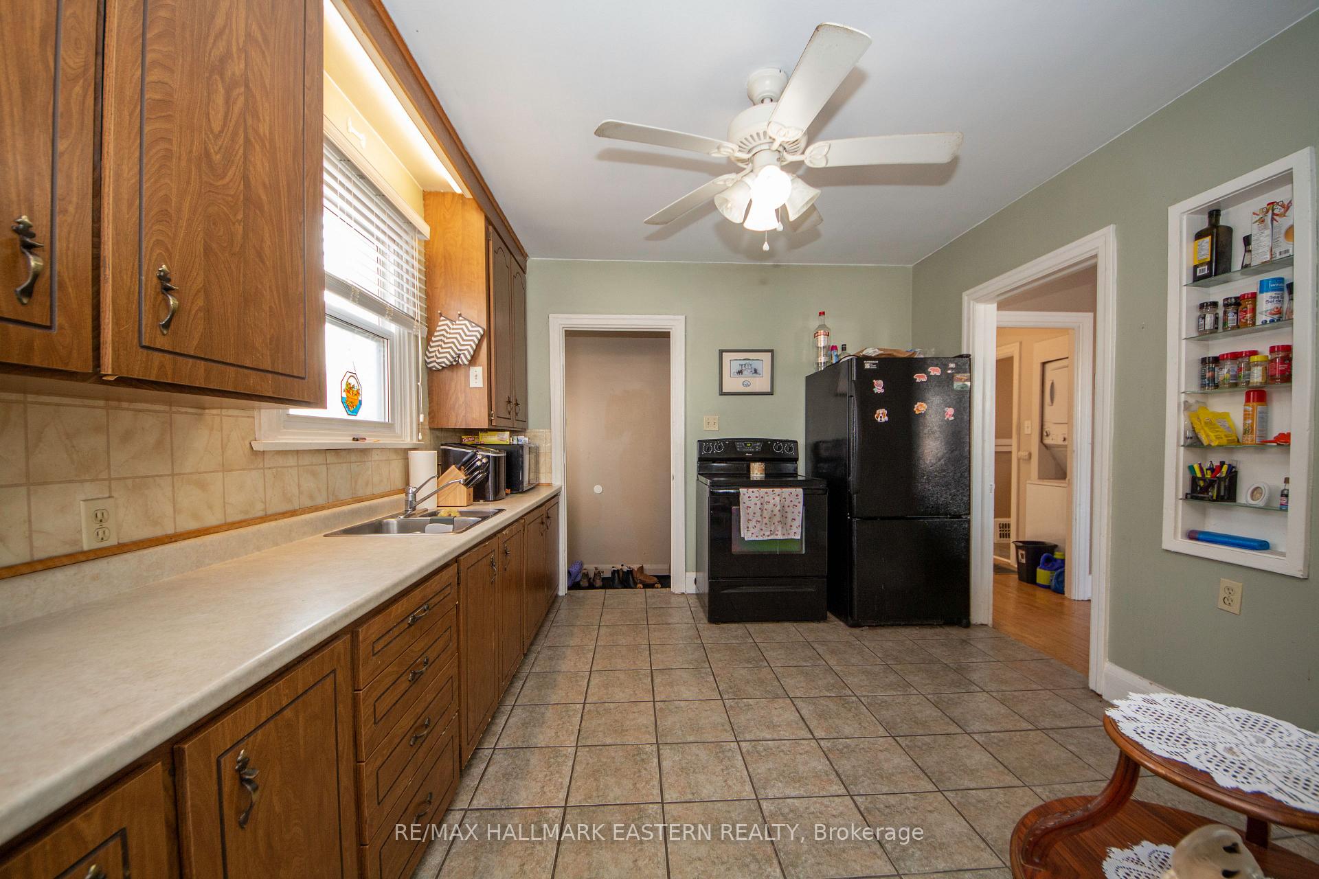 Photo 4 of 579 McCannan Avenue, Peterborough, Town Ward 3 — HOMEH