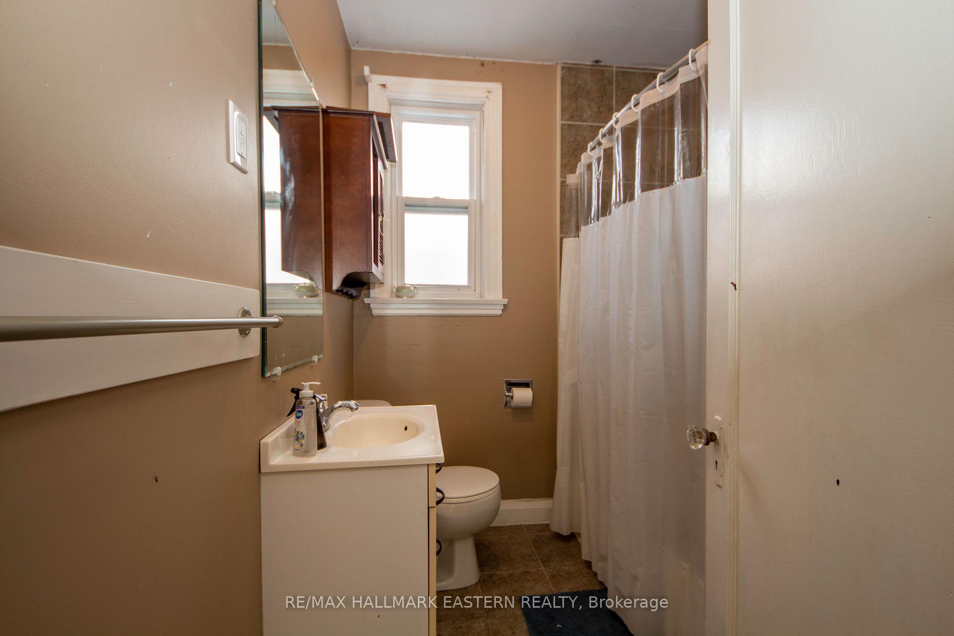 Photo 3 of 579 McCannan Avenue, Peterborough, Town Ward 3 — HOMEH