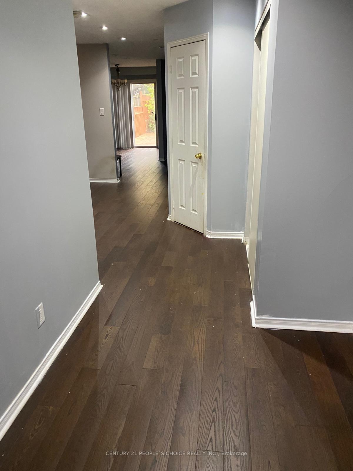 Photo 3 of 5128 Lampman Avenue, Burlington, Uptown — HOMEH