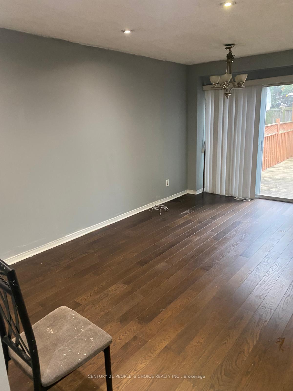 Photo 8 of 5128 Lampman Avenue, Burlington, Uptown — HOMEH