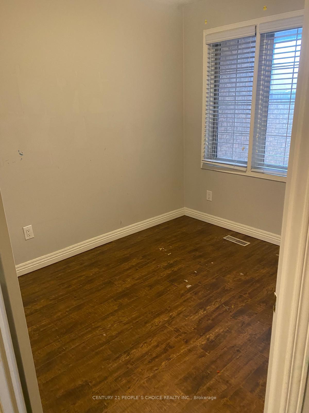 Photo 12 of 5128 Lampman Avenue, Burlington, Uptown — HOMEH