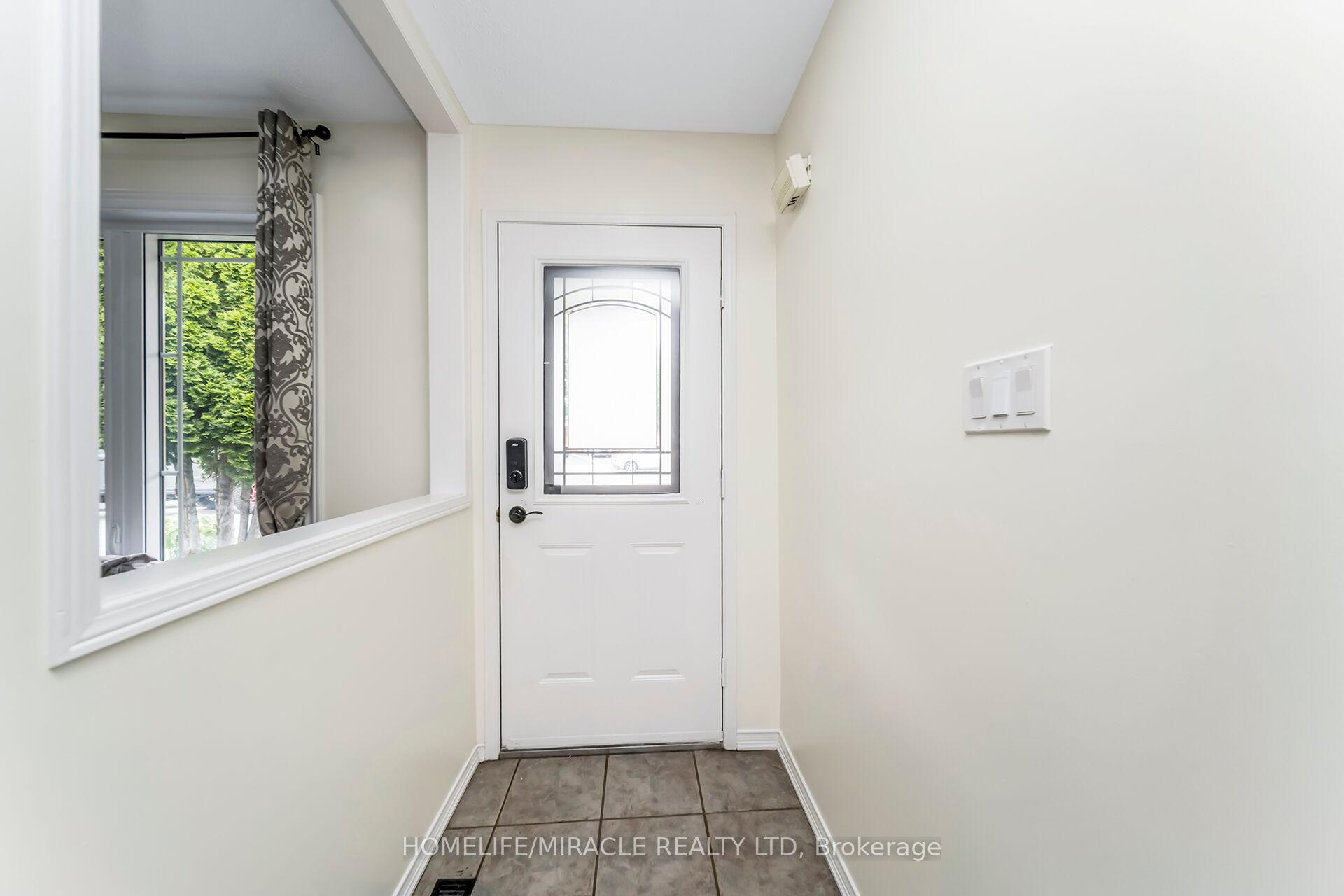 Photo 6 of 24 Chiccony Court, New Tecumseth, Beeton — HOMEH