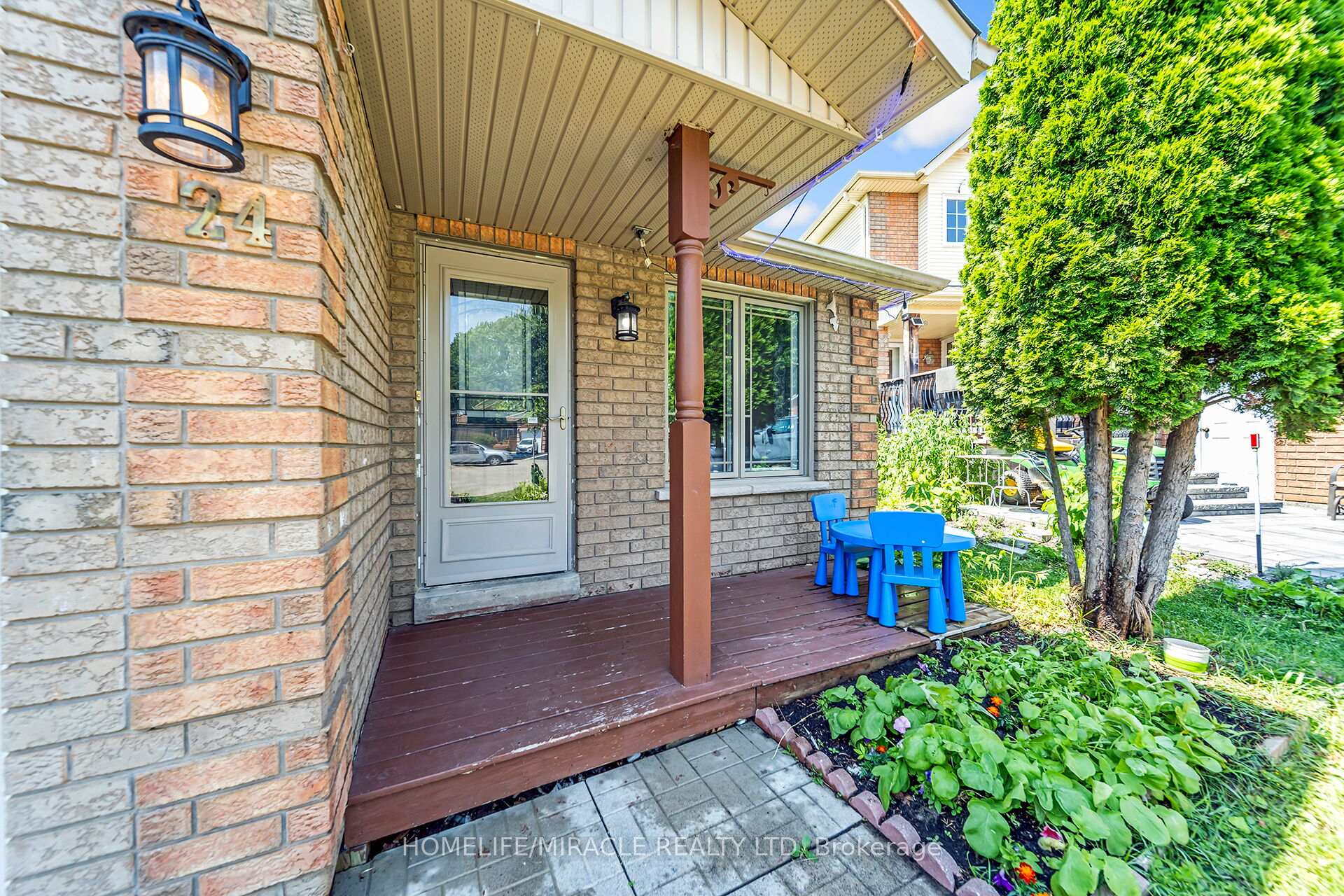 Photo 10 of 24 Chiccony Court, New Tecumseth, Beeton — HOMEH