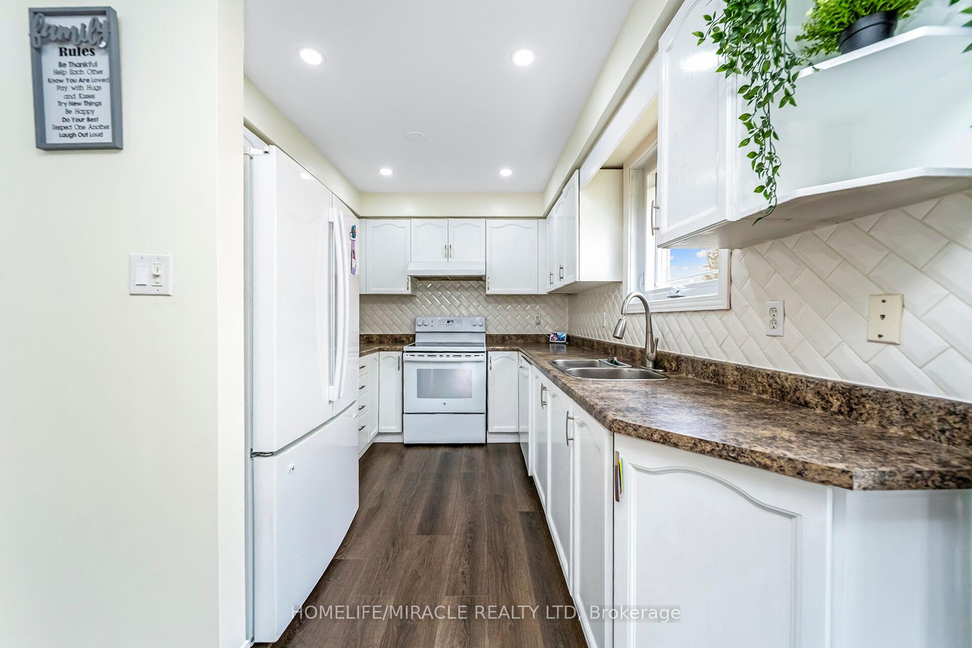 Photo 11 of 24 Chiccony Court, New Tecumseth, Beeton — HOMEH