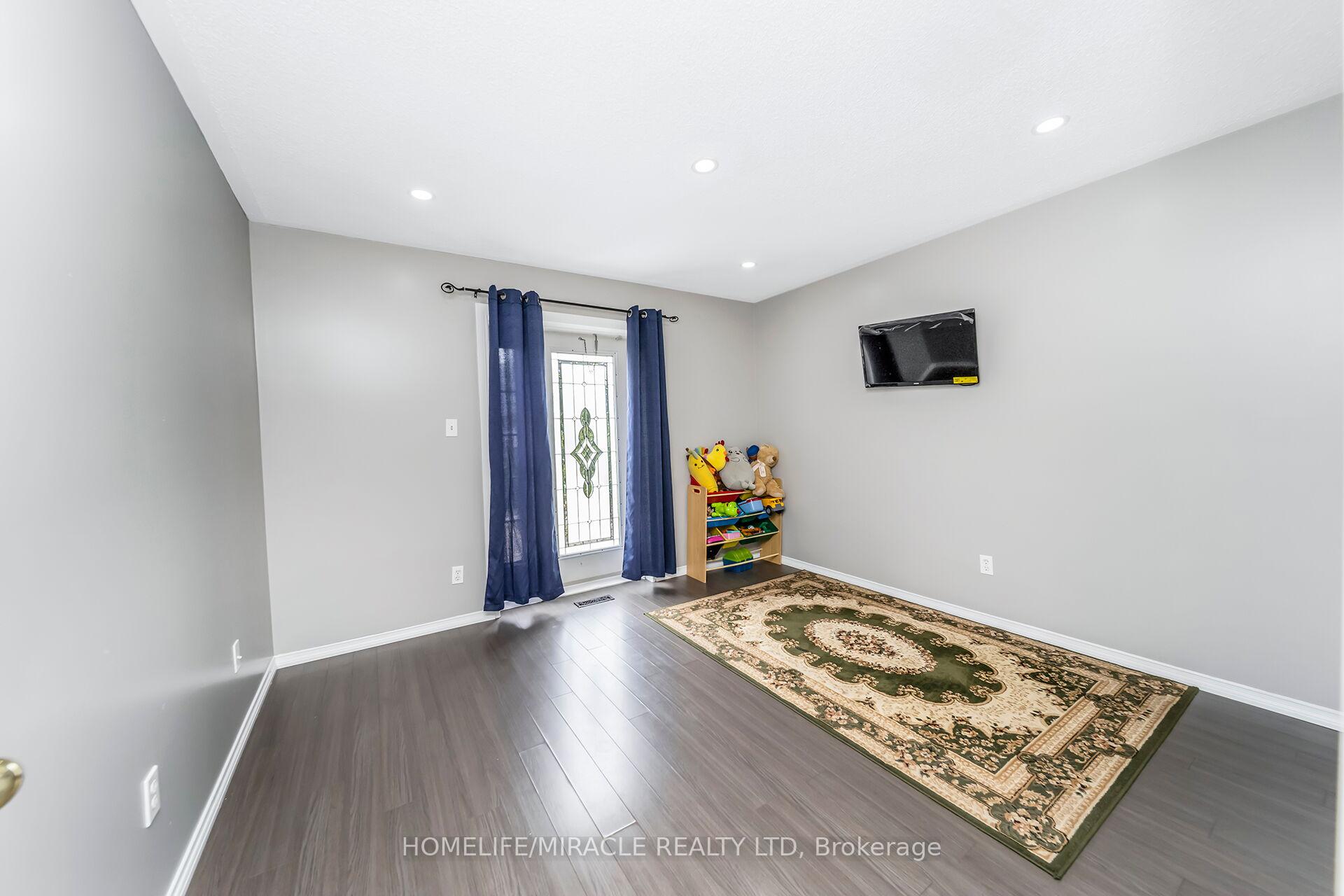 Photo 19 of 24 Chiccony Court, New Tecumseth, Beeton — HOMEH