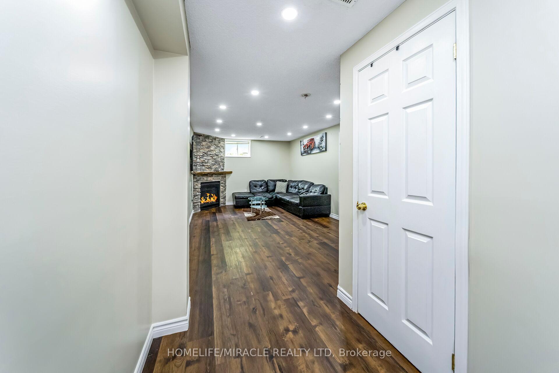 Photo 13 of 24 Chiccony Court, New Tecumseth, Beeton — HOMEH