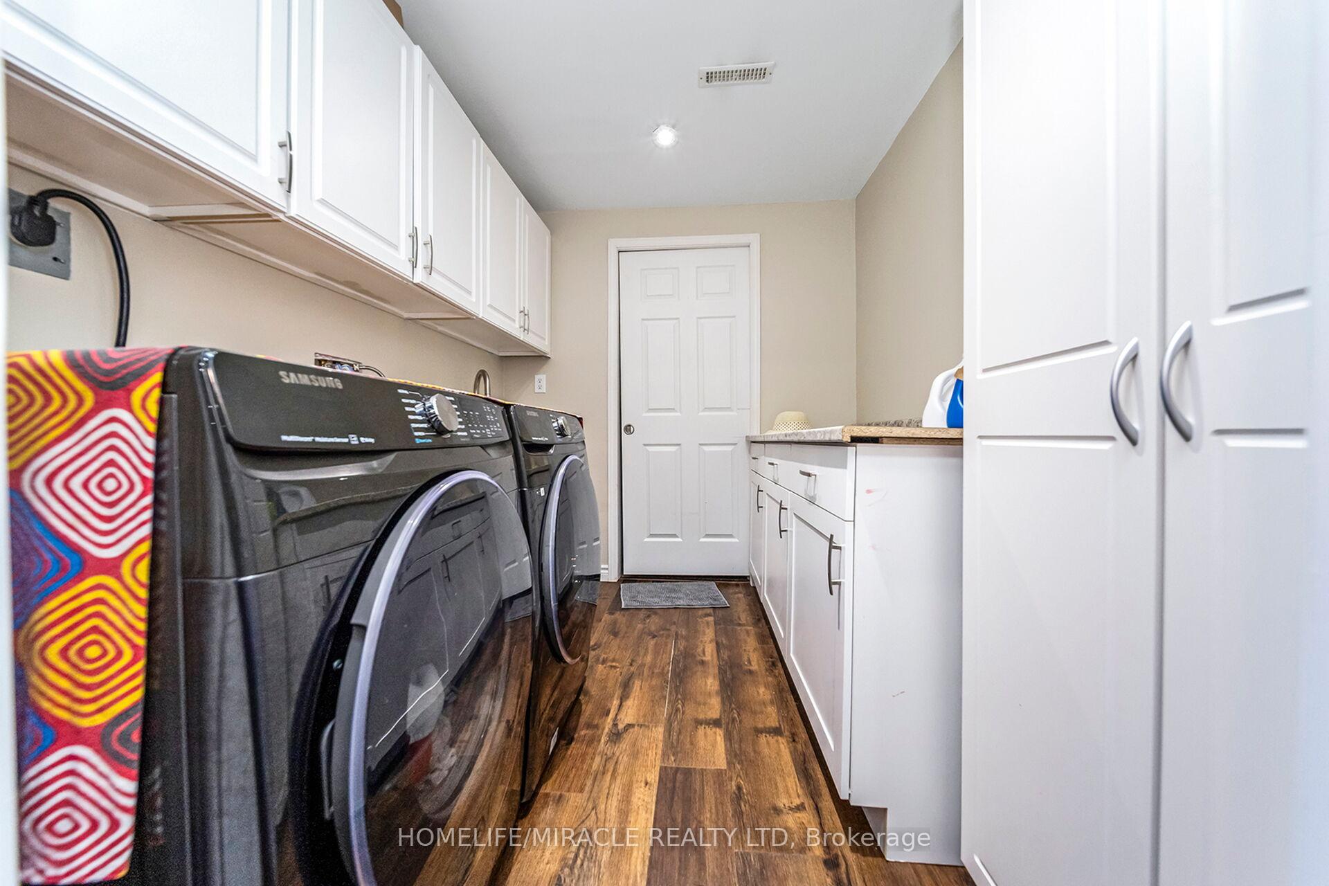 Photo 34 of 24 Chiccony Court, New Tecumseth, Beeton — HOMEH