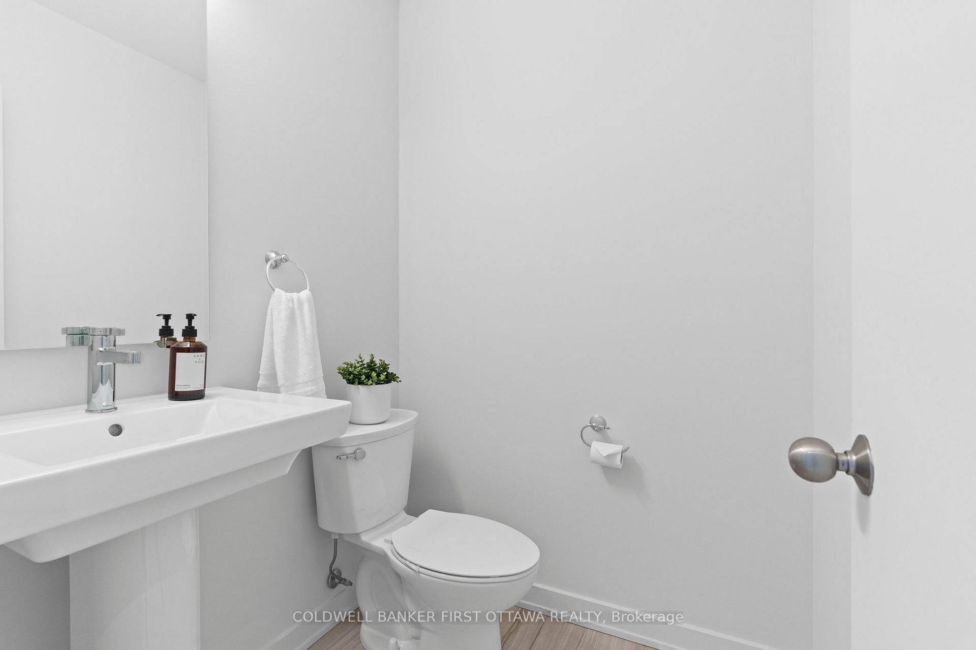 Photo 5 of 520 Borbridge Avenue, Ottawa, Riverside South/Gloucester Glen — HOMEH