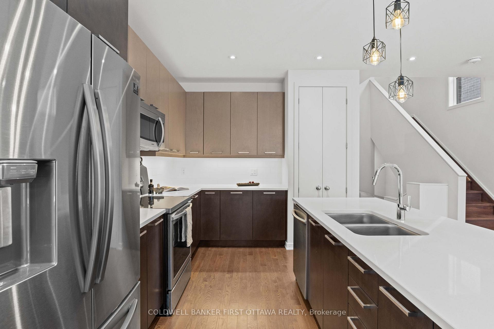Photo 11 of 520 Borbridge Avenue, Ottawa, Riverside South/Gloucester Glen — HOMEH