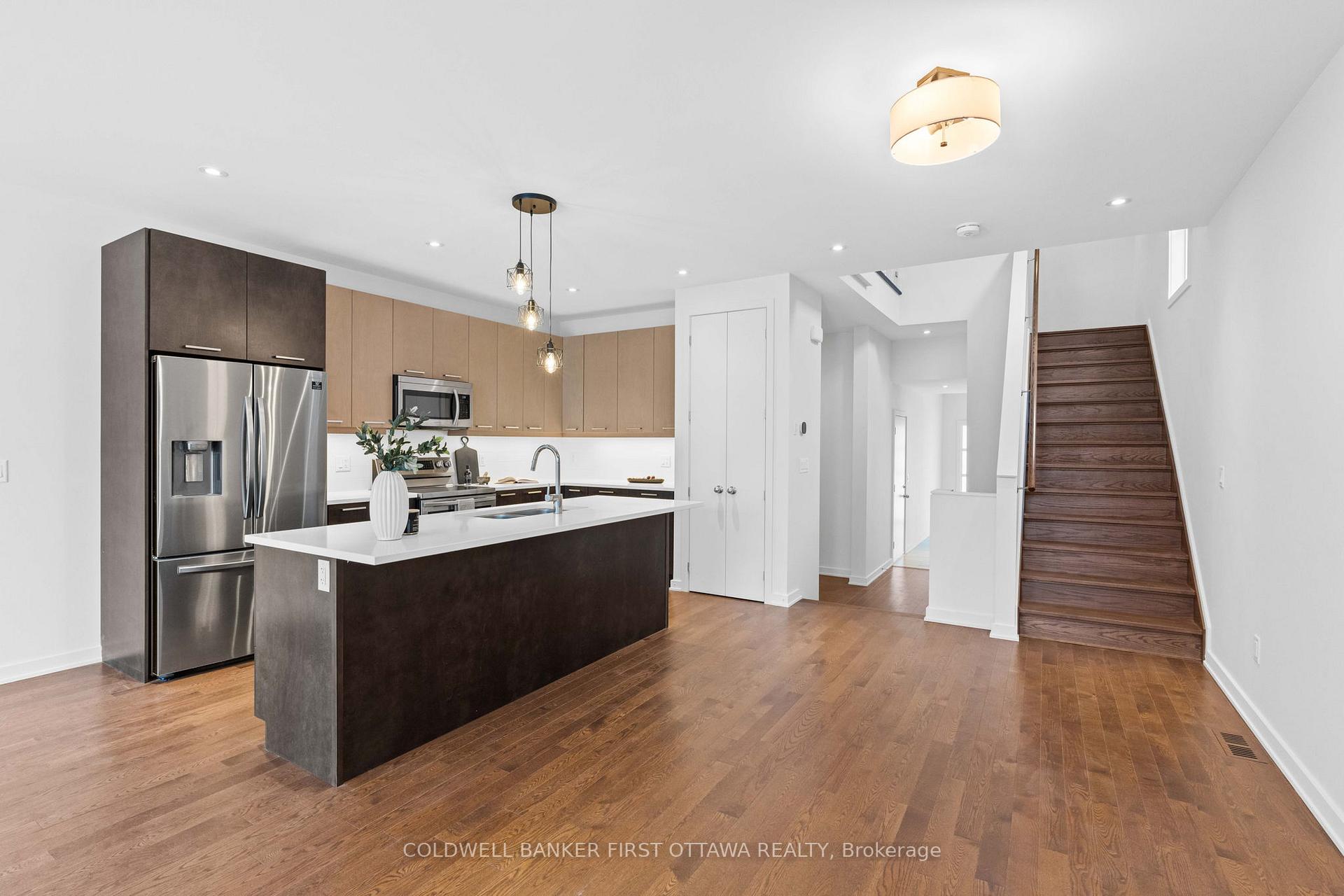 Photo 14 of 520 Borbridge Avenue, Ottawa, Riverside South/Gloucester Glen — HOMEH